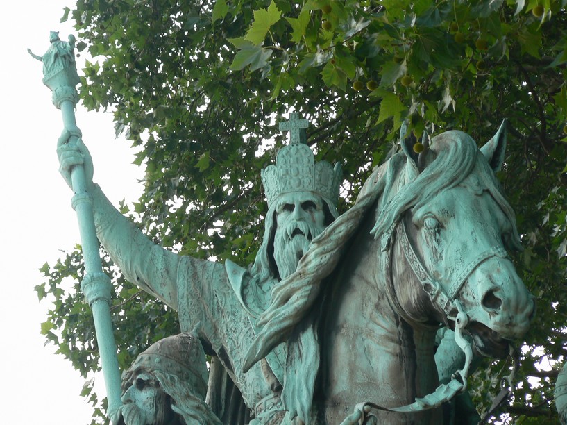 Statue de Charlemagne: Statue de Charlemagne 007